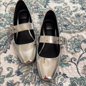 DV by Dolce Vita Silver Flats with Metallic Finish